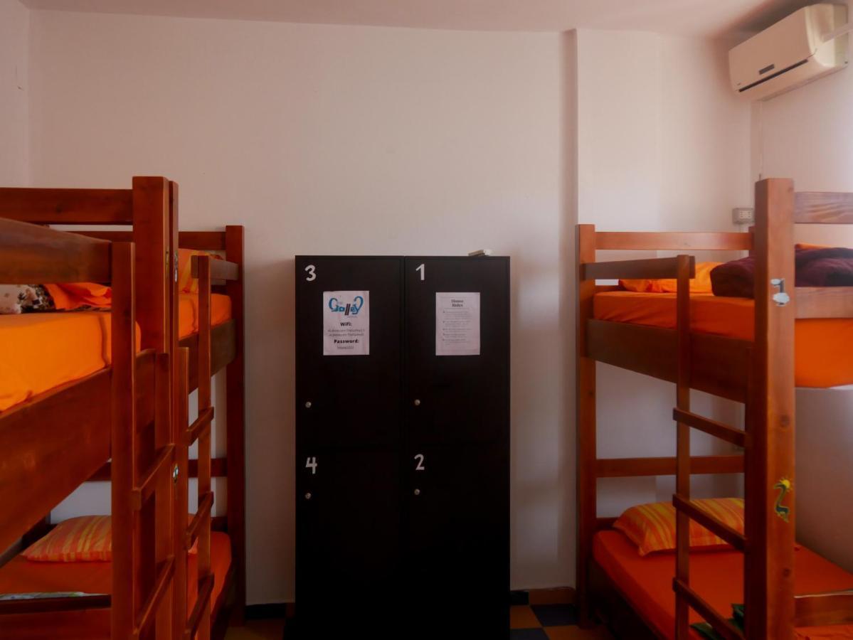 Hostel The Galley Party Shkoder